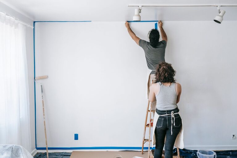 Weekendowe projekty DIY do odświeżenia salonu